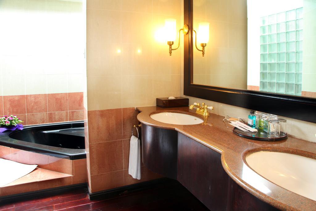 Thanh Thuy Hotel Dalat Exterior photo